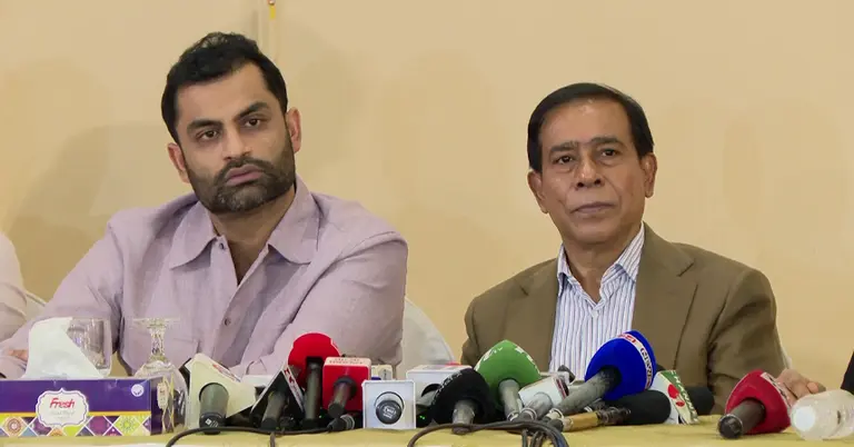 সংবাদ সম্মেলনে তামিম ইকবাল ও ক্রীড়া সংগঠক মাসুদুজ্জামান